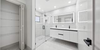 541 Chalet Avenue S Gallery 19