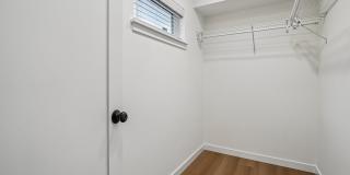 950 Maple Ave - B Gallery 25
