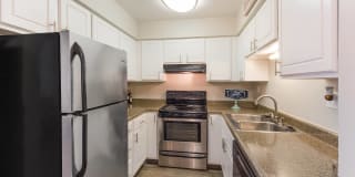 Glen at Lakewood Gallery 2