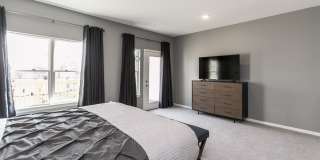 Fully Furnished Townhome Blocks Away From Downtown Gallery 20