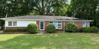 Large Brick Home with Beautiful Interior! Gallery 1
