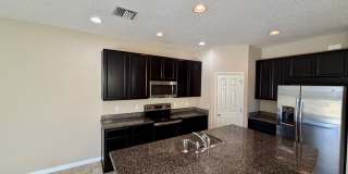 3 BEDROOM 2.5 BATHROOM 1 CAR GARAGE IN PINE RIDGE AT OAK CREEK !!! Gallery 6