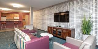 Lou Park Apartments Gallery 17
