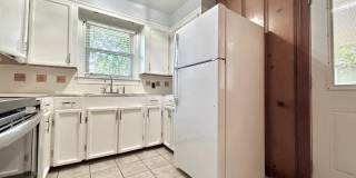 Charming Three Bedroom Home in a Highly Desirable Neighborhood Gallery 14