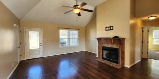 $1650 - 3 Bedroom 2 Bath Ranch Home Gallery 5