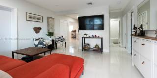 5224 NE 1st Ave Gallery 6