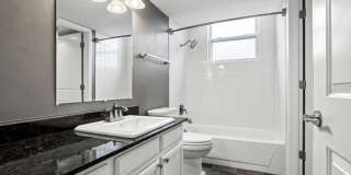 Available NOW! 1 Bedroom 1 Bath Beautiful Condo in Denver! Gallery 6