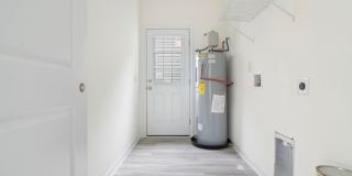 801 East Gonzalez Street Gallery 17