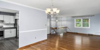 102 Roosevelt Road Gallery 8