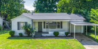 FREE MONTH RENT! Freshly Updated 3 Bedroom House Gallery 5