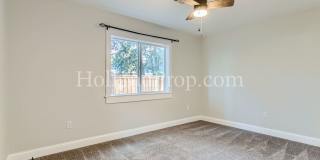 Charming Hillsboro Retreat: Cozy Single-Level Home with Greenhouse & Kids' Clubhouse! Gallery 25
