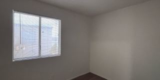 3 Bedroom Townhouse with a 2 car garage and a middle courtyard area Gallery 8