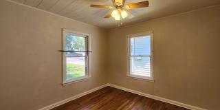 Live in the Heart of Downtown New Braunfels / Covered Front Porch / Carport & Storage / NBISD Gallery 17