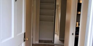 Renovated Condo - 1 Bedroom + 1 Bath.  Available Now!! Gallery 6