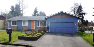 Kent east hill Ranch Rambler corner lot home, 3 bedroom 2 bath w/bonus room & large deck! Kent east hill Ranch Rambler corner lot home, 3 bedroom 2 bath w/bonus room & large deck! Gallery 1