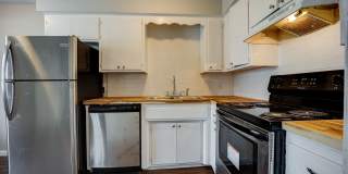 Mill Creek: 1 & 2 Bedroom Apartments with Pool & Clubhouse Gallery 6