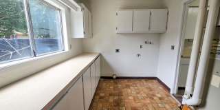 RENT SPECIAL: $750 Off First Full Month's Rent With One Year Lease! ~ Marks 950 RENT SPECIAL: $750 Off First Full Month's Rent With One Year Lease! ~ Marks 950 Gallery 10