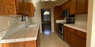Single Story Beautiful Bay View Home Gallery 10