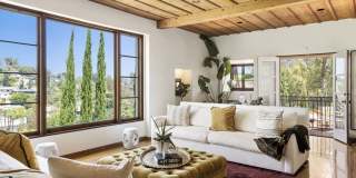 3351 N Knoll Dr 3351 N Knoll Dr Gallery 1