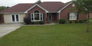 CHARMING 3-BEDROOM GEM WITH VAULTED CEILINGS & FENCED YARD! $1750 Gallery 1