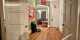 Stunning 3 bed in Brookline Gallery 6