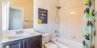 Stunning One Loudoun Townhome – 3BR / 3.5BA in Prime Ashburn Location – Available May 1 Gallery 24