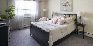 The Dorchester Gallery 12