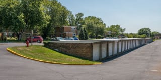 Valley Village Apartments Gallery 23