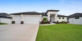 Modern Elegance Meets Florida Living – 3 Beds, 3 Baths + Den , Qualify for a deposit-free option and save on move-in costs! Gallery 1