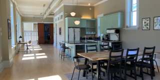 Enormous Upper Floor Unit in Heart of Downtown MKE Gallery 17