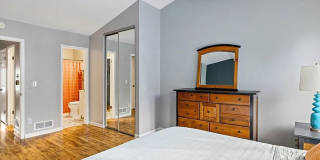 Charming 2BR Tpwnhome in Aurora Gallery 16