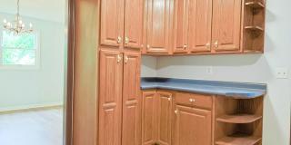 nice renovated 4 Bed 3 Bath Gallery 46