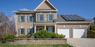 Spacious Home with Hot Tub, Fenced Yard and Solar Power Gallery 1
