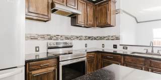 1733 Elm Street Gallery 3