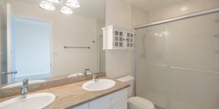 680 N GREEN Street Gallery 24