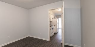 Colonial Apartments Gallery 44