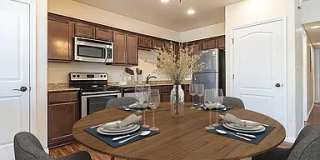 302 W San Antonio Gallery 1