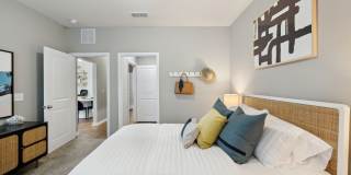 Edgewater Crossings Gallery 21