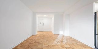 30 W 60th St # 8292 Gallery 1