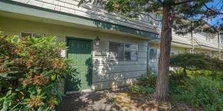 NW Vancouver Condo with Detached Garage & Dedicated Parking Gallery 30