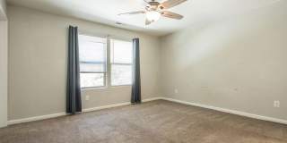 Room in 4 Bedroom Home at Warm Springs Ln Gallery 42