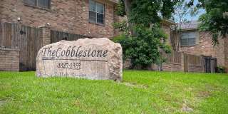 Updated condo at Cobblestone, closet to Campus! Gallery 20
