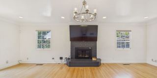 Beautiful serene and private Belmont home Gallery 5