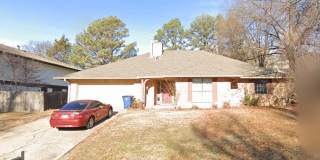 Check out this 4 bedroom 3 bath brick home in Tulsa Gallery 2