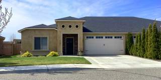 2817 Tuscanna Dr - Luxury Living in South Richland's Premier Golf Course Community Gallery 1