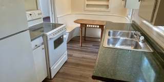 2222 1/2 4th Avenue West - 3 Gallery 1