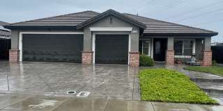 Beautiful one story 4 bedroom and 2 baths house Gallery 1