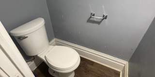 Large 4 bedroom 2 bathroom House Gallery 9