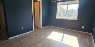 Comfortable 3-Bedroom, 2-Bath Lower Unit with Fully Fenced Yard in West Bremerton Gallery 10