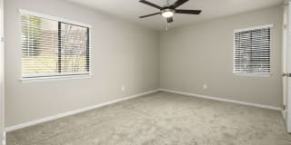 Cross Creek Apartments Gallery 24